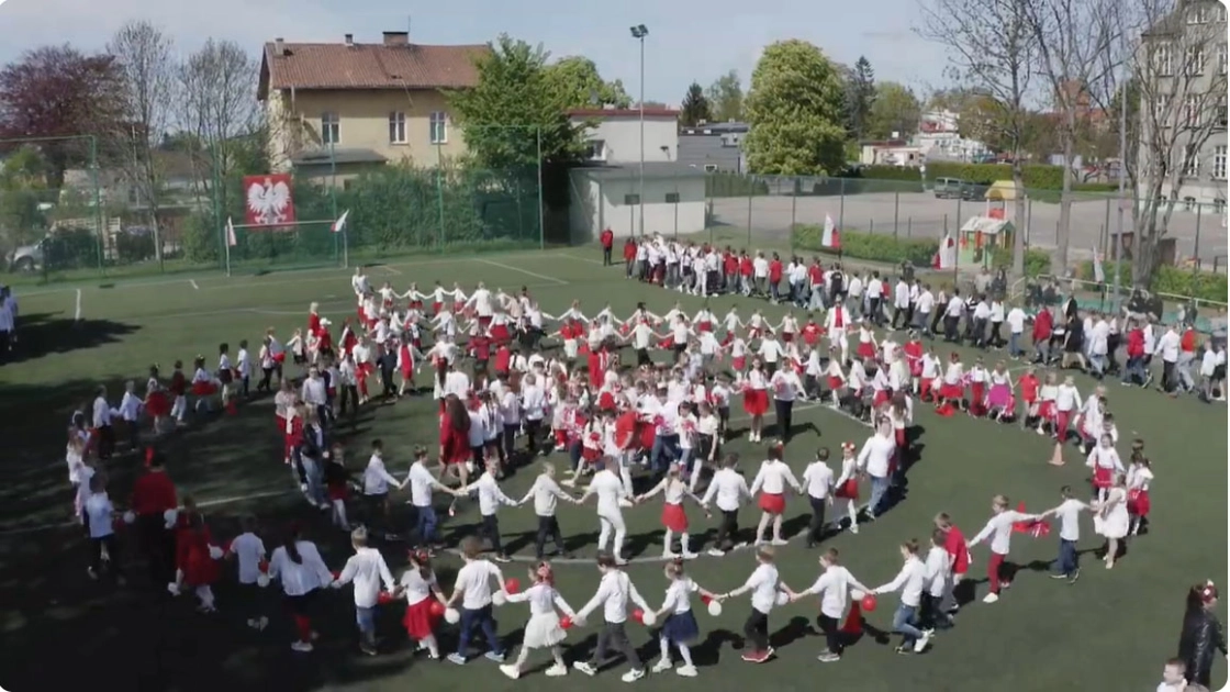 Świąteczny, majowy polonez