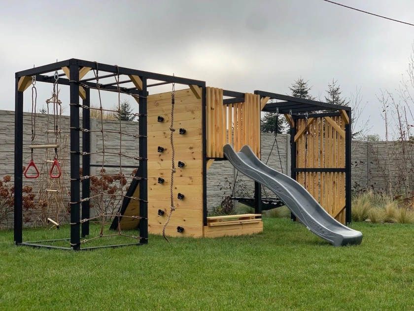 Osiem ofert na plac zabaw w Zielonce Pasłęckiej