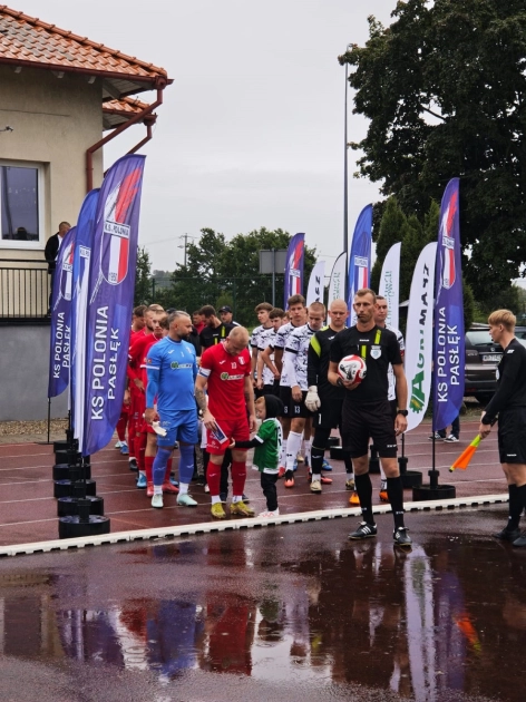 Polonia wygrywa 5:3 (2:2)