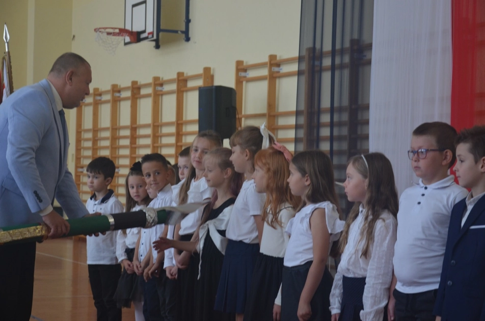 Uroczyście rozpoczęty...