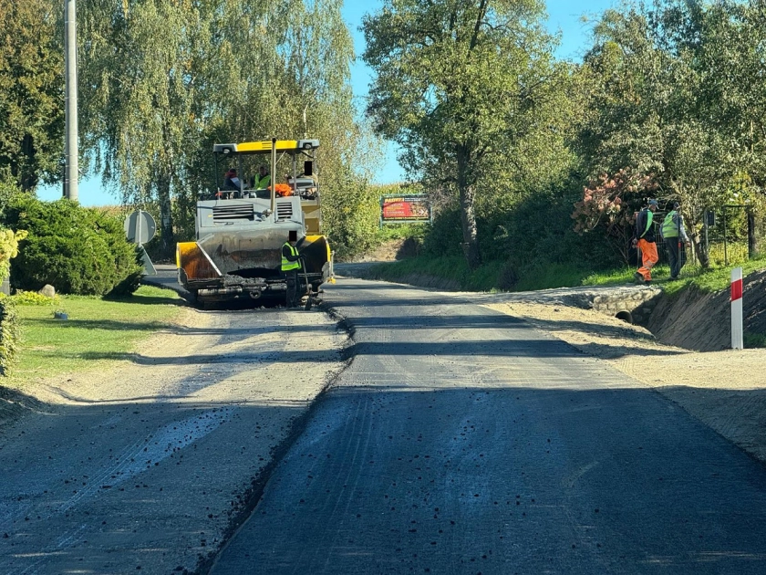 Kładą warstwę wyrównawczą