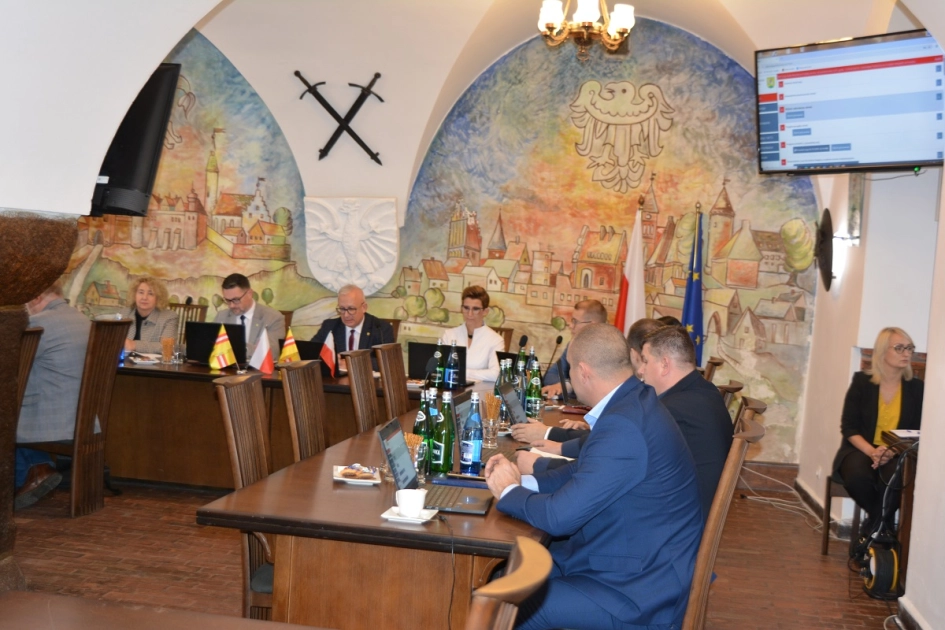 Oświata ma się super – sesja rady miejskiej