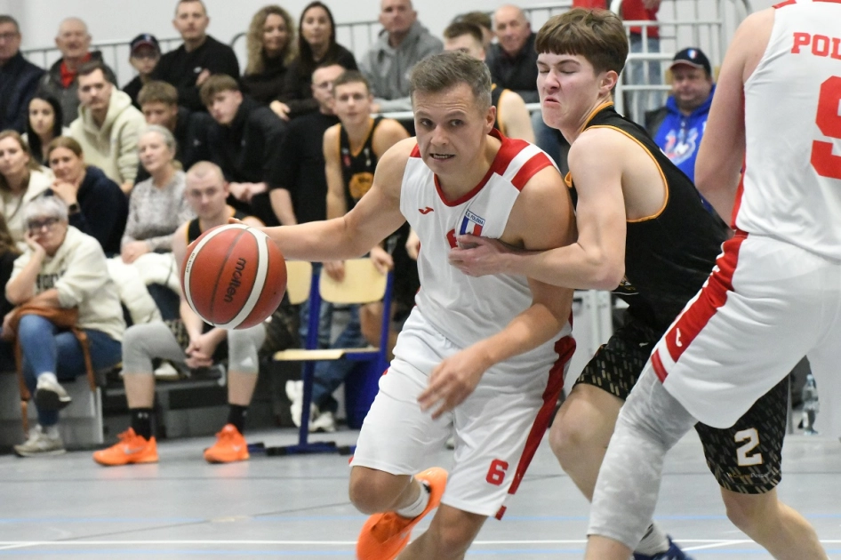 Wysoka przegrana koszykarzy