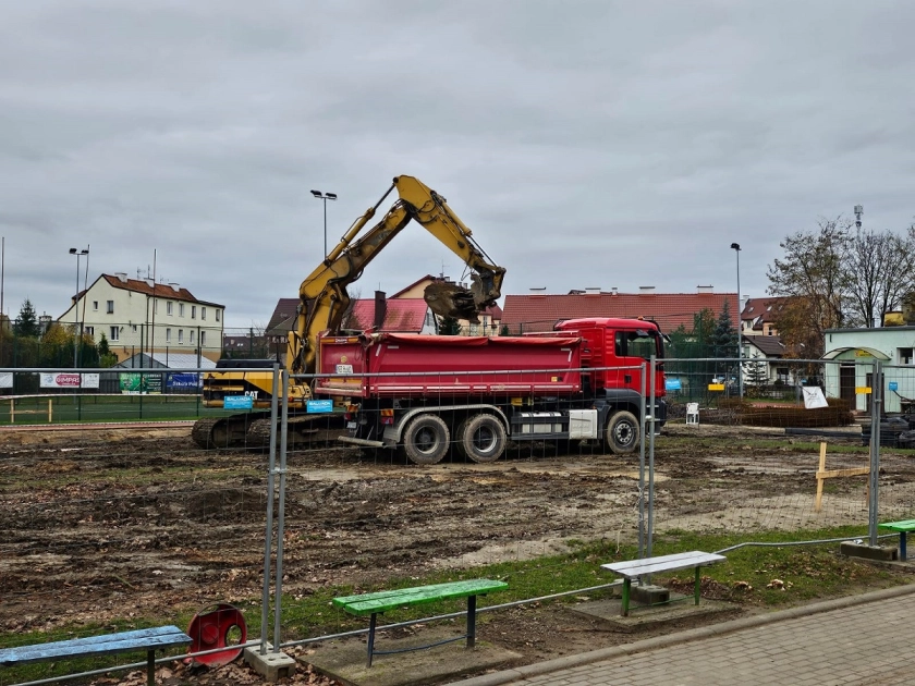 Wykopy pod halę sportową w SP 3