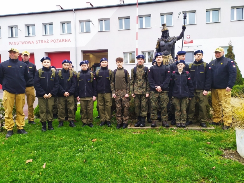 1. Kadeci ZSEiT w Jednostce Ratowniczo-Gaśniczej nr 3 w Pasłęku