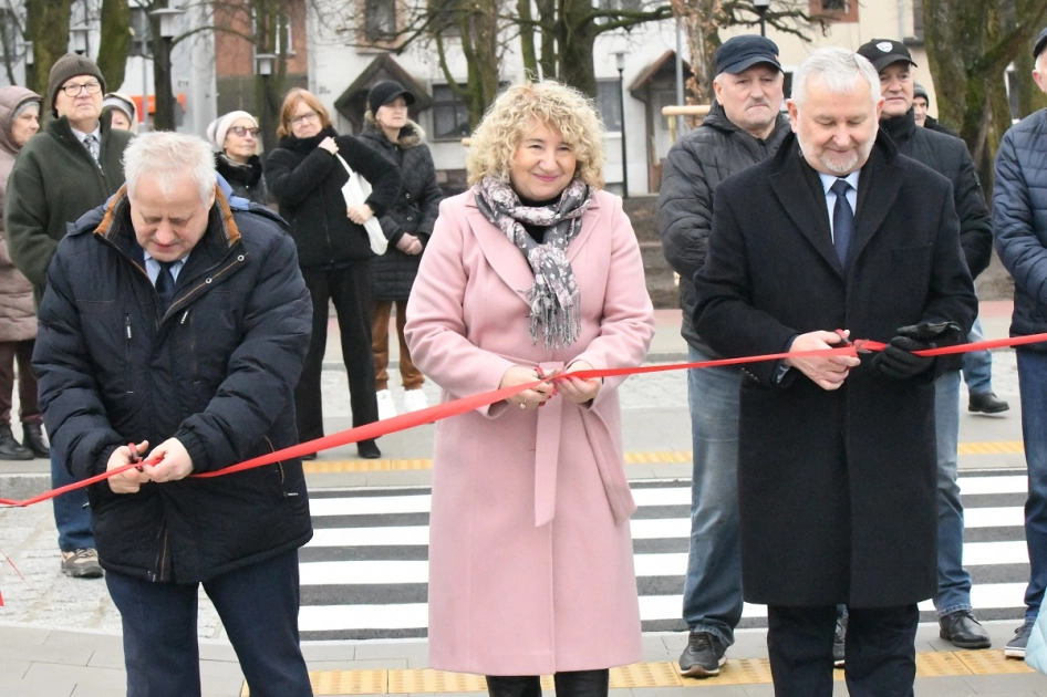 Była czerwona wstęga i kropidło