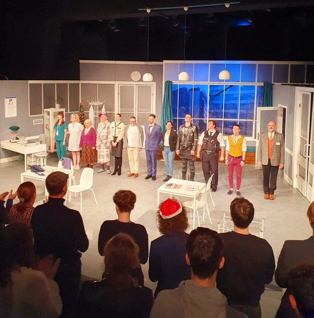 Uczniowie ZS w Pasłęku na farsie "Wszystko w rodzinie" w Teatrze Muzycznym w Gdyni