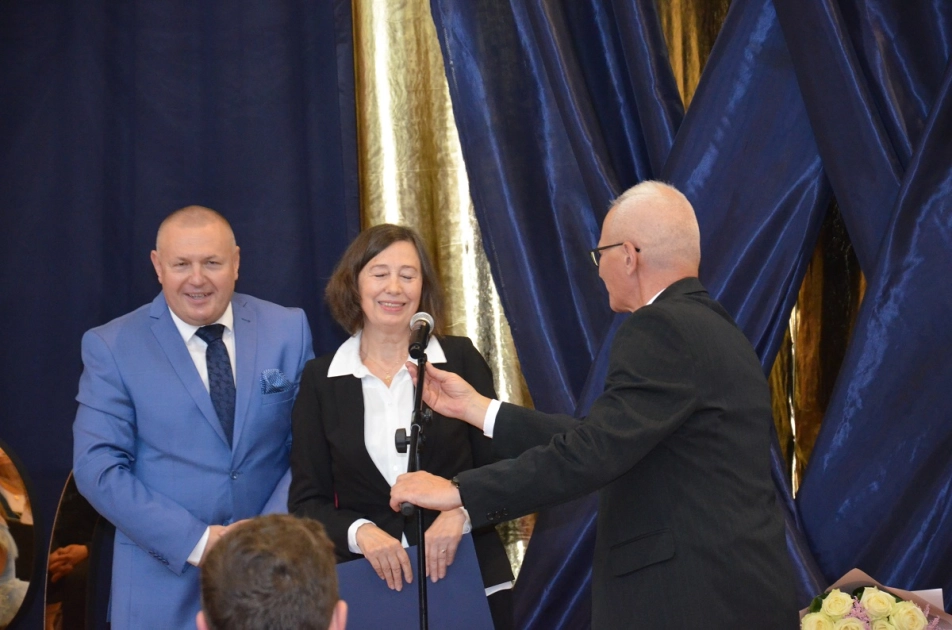 Kurator o likwidacji szk&oacute;ł