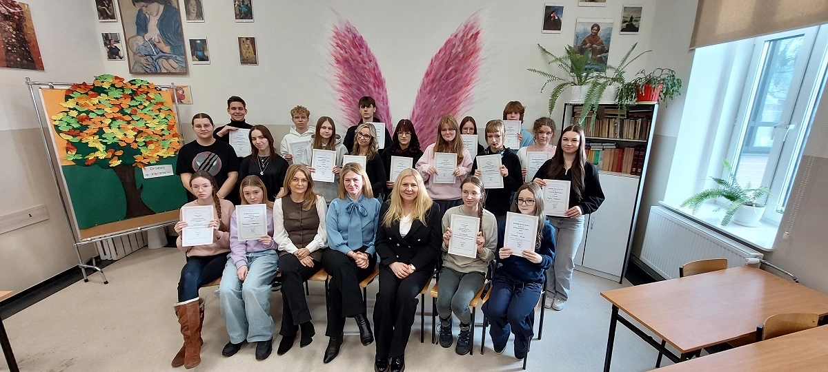 Sukcesy uczni&oacute;w ZS w konkursach języka angielskiego