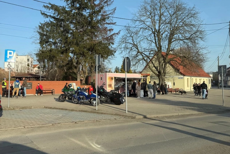 Mieszkańcy ruszyli na spacery