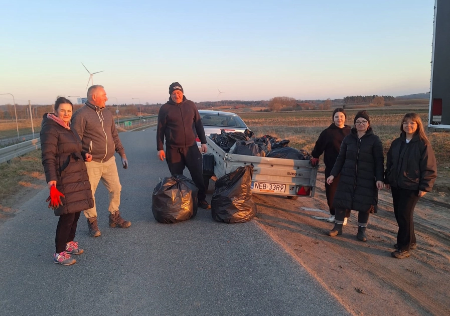 Nowa Wieś lśni na wiosnę &ndash; wystarczyło 11 par rąk i wsp&oacute;lny cel