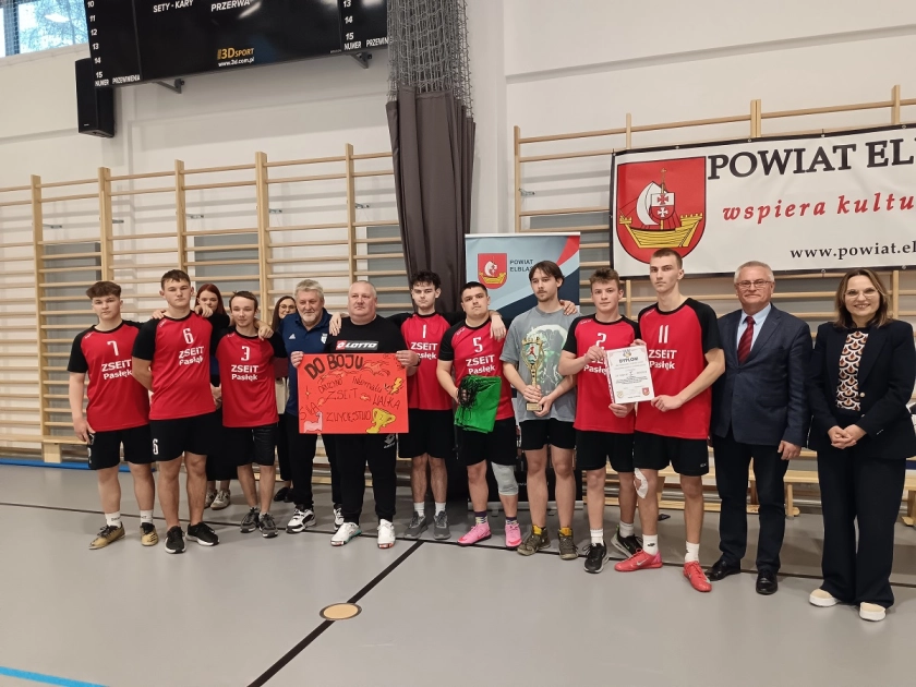 Sportowe emocje w ZSEiT - Turniej Drużyn Internackich w futsalu