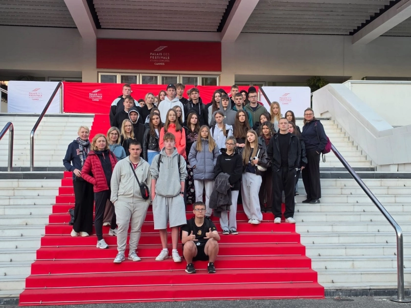 Wielka Europejska Przygoda: Uczniowie Zespołu Szk&oacute;ł w Pasłęku na szlaku metropolii