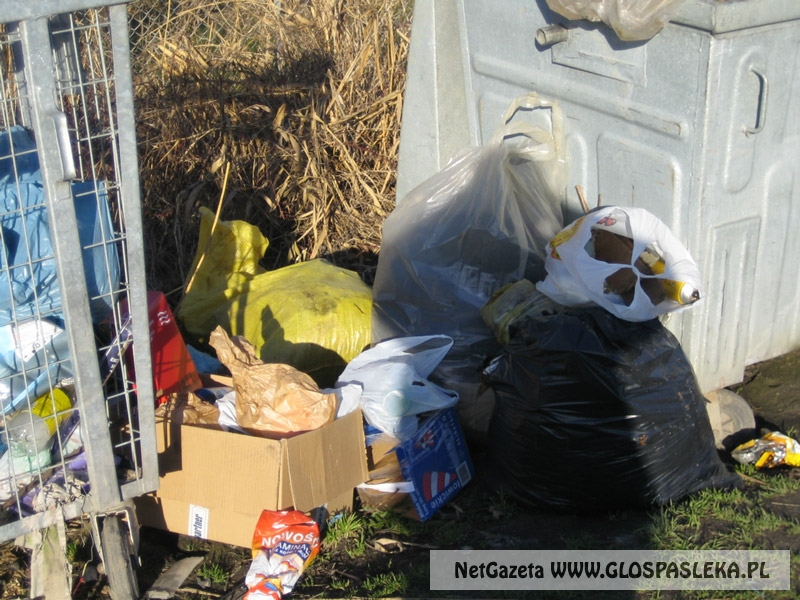 śmieci garaże 