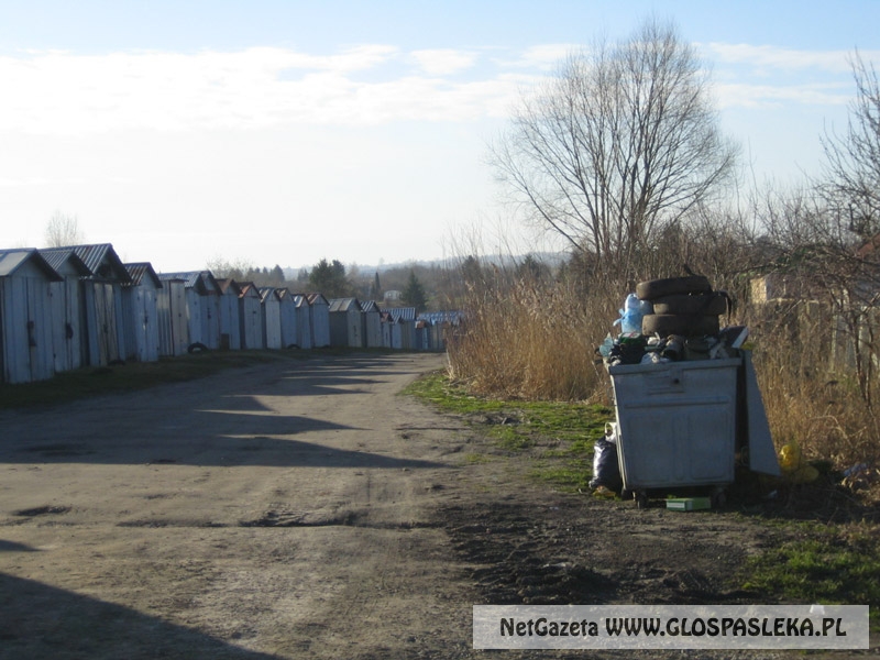 śmieci garaże 