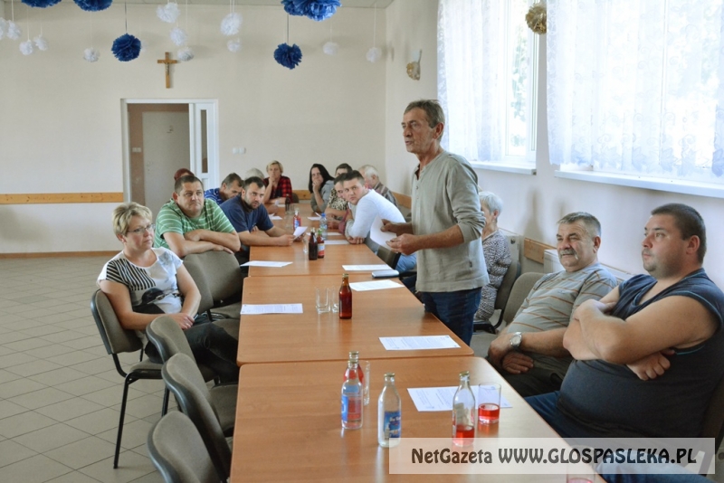 Podpisanie umowy na sieć kanalizacyjną w Rogajnach