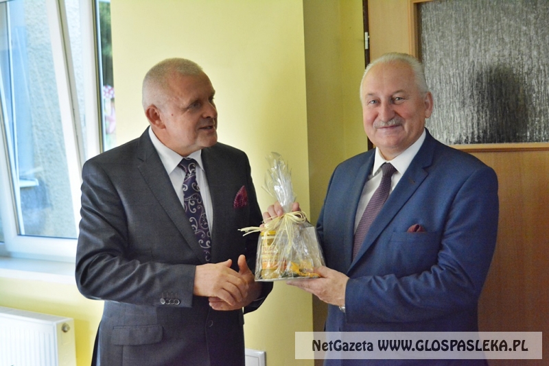 Podpisanie umowy na budynek rehabilitacji. 