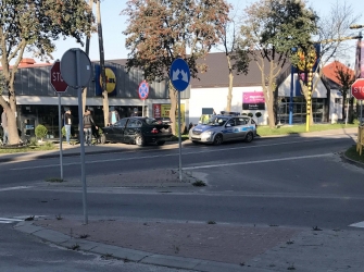 Kolizja BMW i VW Polo