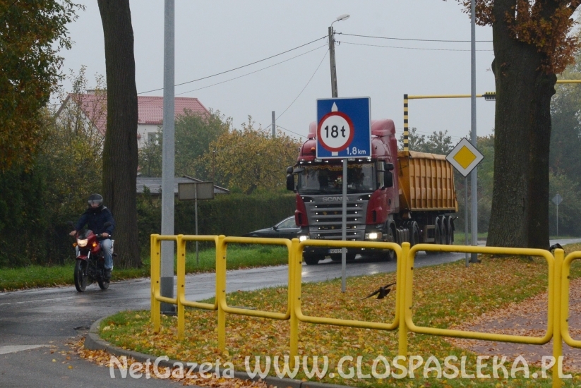 Znaki stoją, wanny jadą