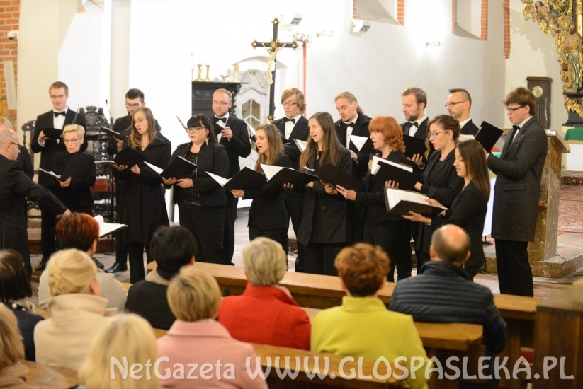 W finale chór i organy