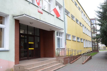 Dzień Niepodległości i oddanie do użytku windy w ZS