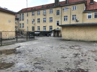 Parking za przychodnią