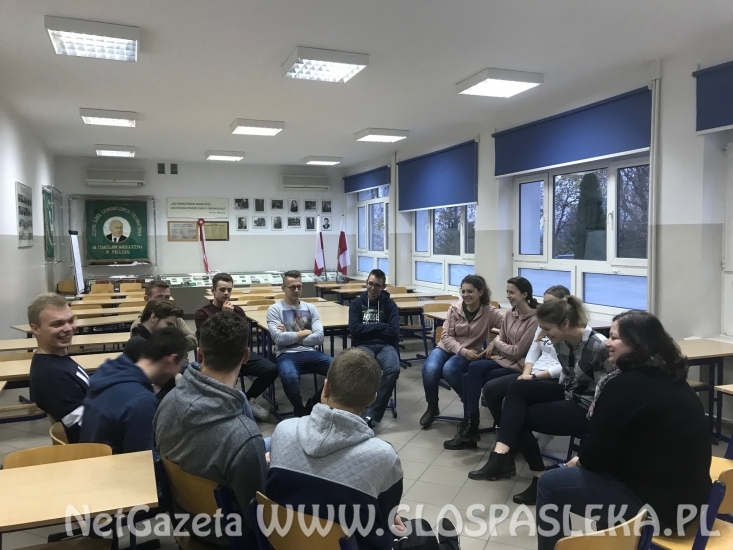 Trening umiejętności praktykantów z ZSEiT przed wyjazdem do Włoch