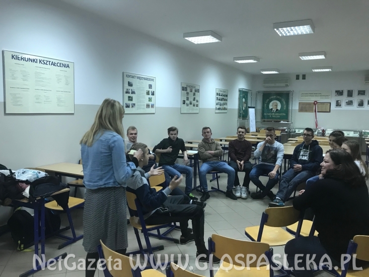 Trening umiejętności praktykantów z ZSEiT przed wyjazdem do Włoch