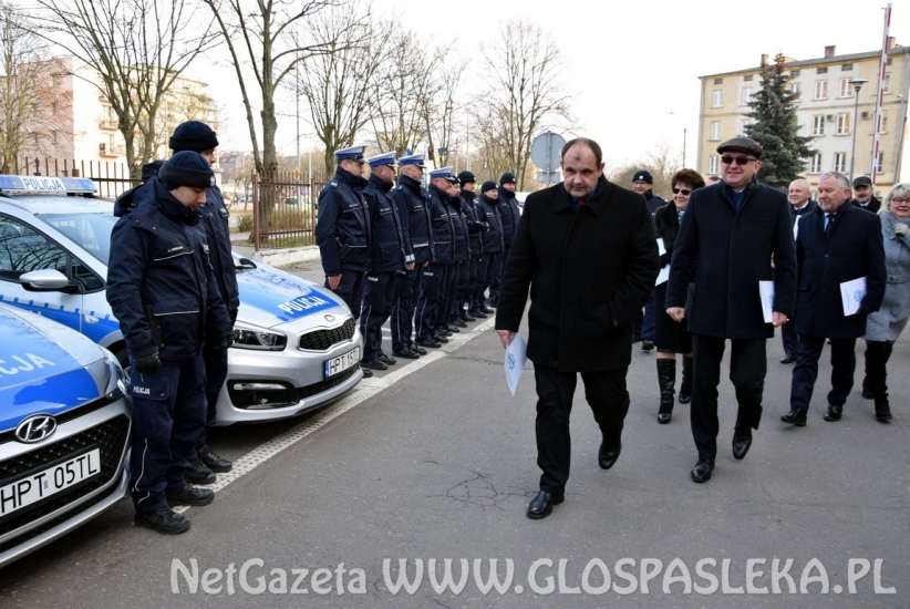 Przekazanie policyjnych radiowozów