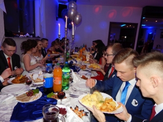 Studniówkowa zabawa uczniów ZSEiT