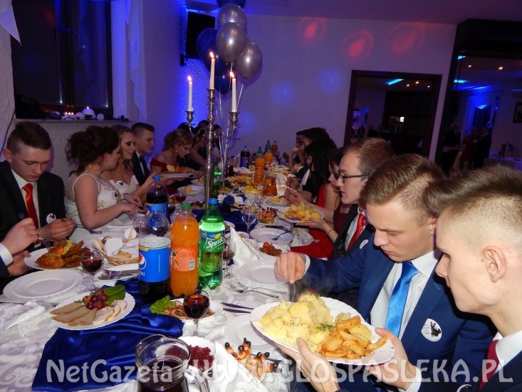 Studniówkowa zabawa uczniów ZSEiT