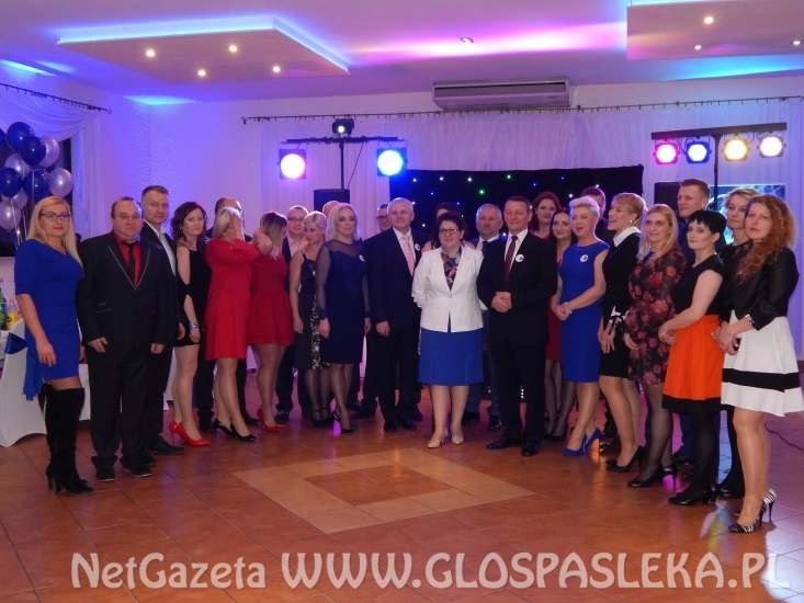 Studniówkowa zabawa uczniów ZSEiT