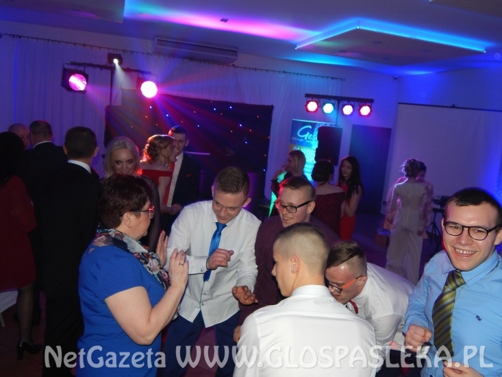 Studniówkowa zabawa uczniów ZSEiT