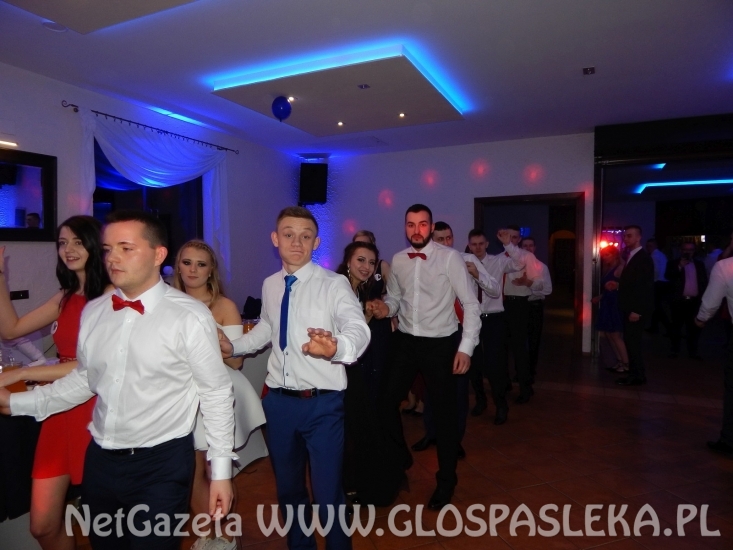 Studniówkowa zabawa uczniów ZSEiT