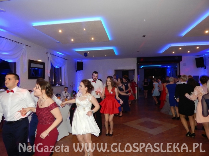 Studniówkowa zabawa uczniów ZSEiT