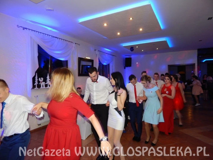 Studniówkowa zabawa uczniów ZSEiT