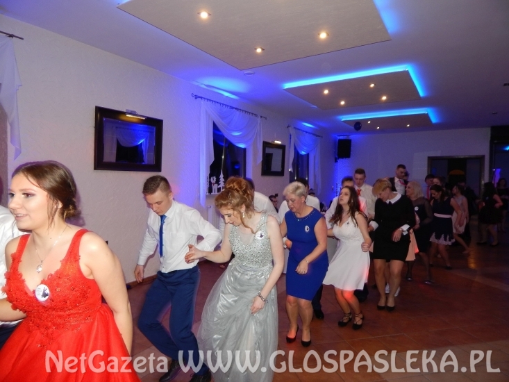 Studniówkowa zabawa uczniów ZSEiT