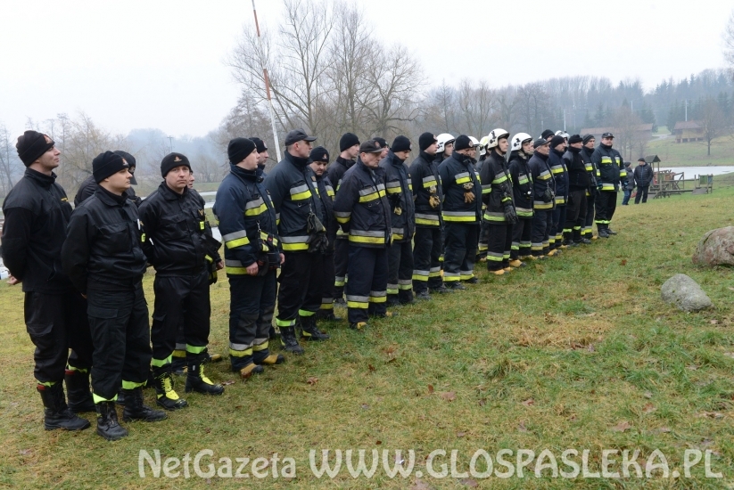 Pokaz ratownictwa na lodzie