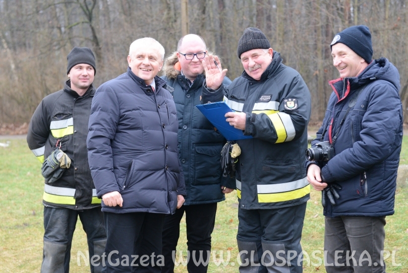 Pokaz ratownictwa na lodzie