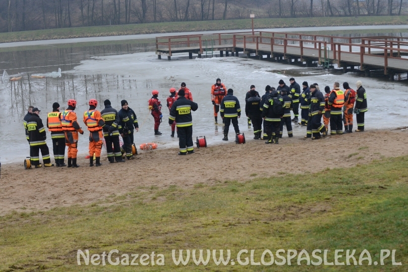 Pokaz ratownictwa na lodzie