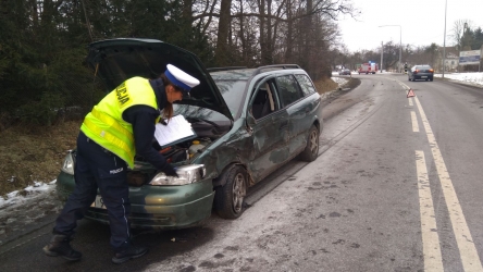 zderzenie na łuku drogi w Bielicy