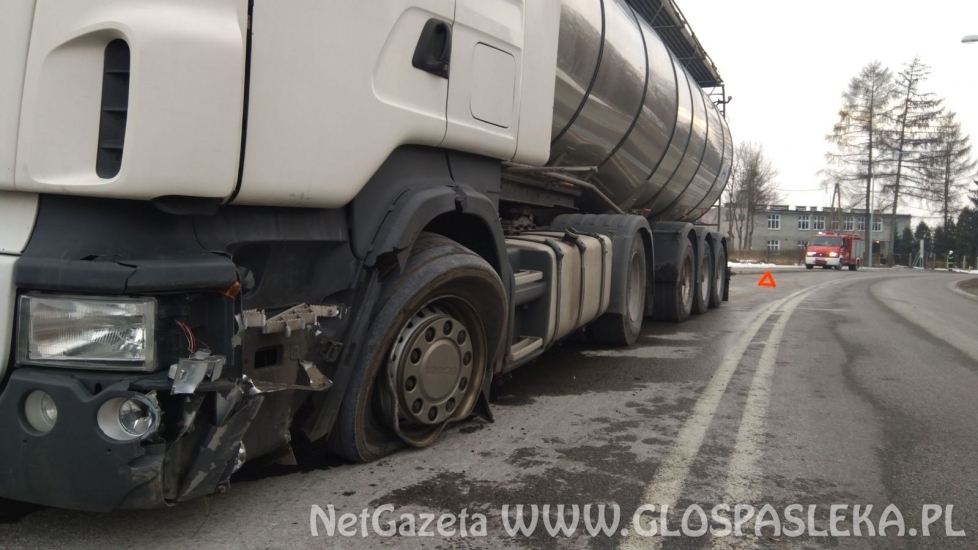 zderzenie na łuku drogi w Bielicy