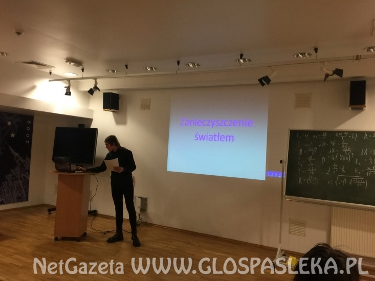 Uczniowie ZSEiT na seminarium astronomicznym