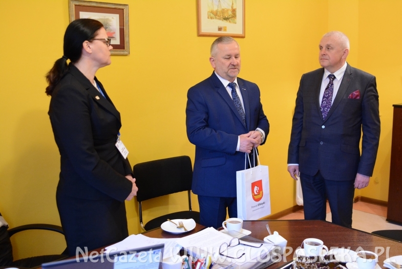 podpisanie umowy na myjke dla szpitala