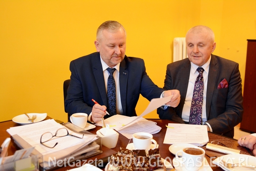 podpisanie umowy na myjke dla szpitala