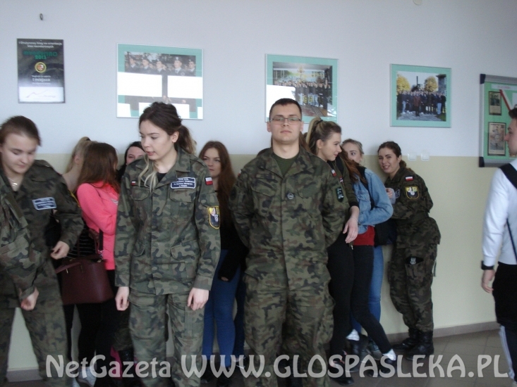 Akademia Wojsk Lądowych czeka na absolwentów klas wojskowych ZSEiT