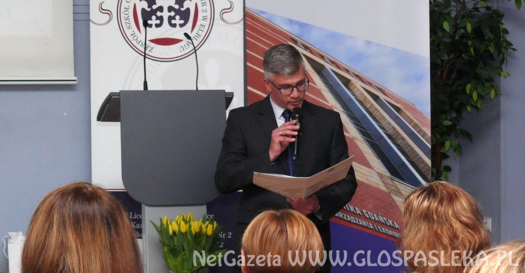 Uczennice z ZSEiT na konkursie „Wiem na bank”