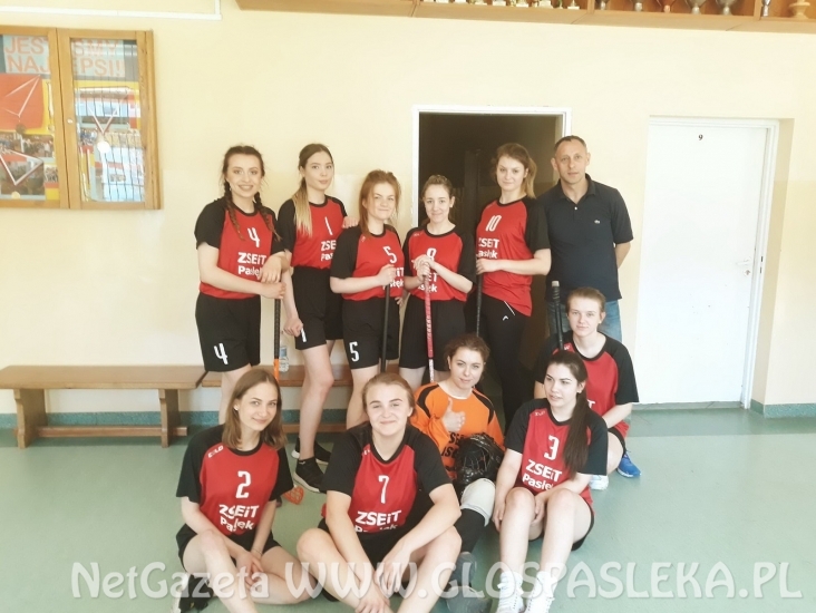 Srebro dziewcząt z ZSEiT w unihokeju