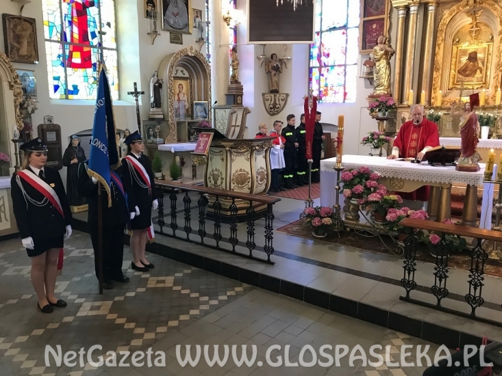 Nowy sztandar OSP w Zielonce Pasłęckiej