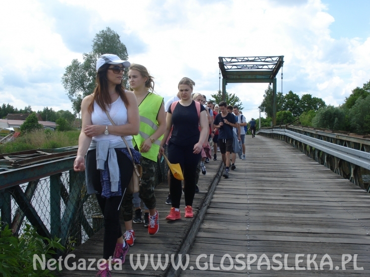 Klasa mundurowa z ZSEiT na obozie wojskowym